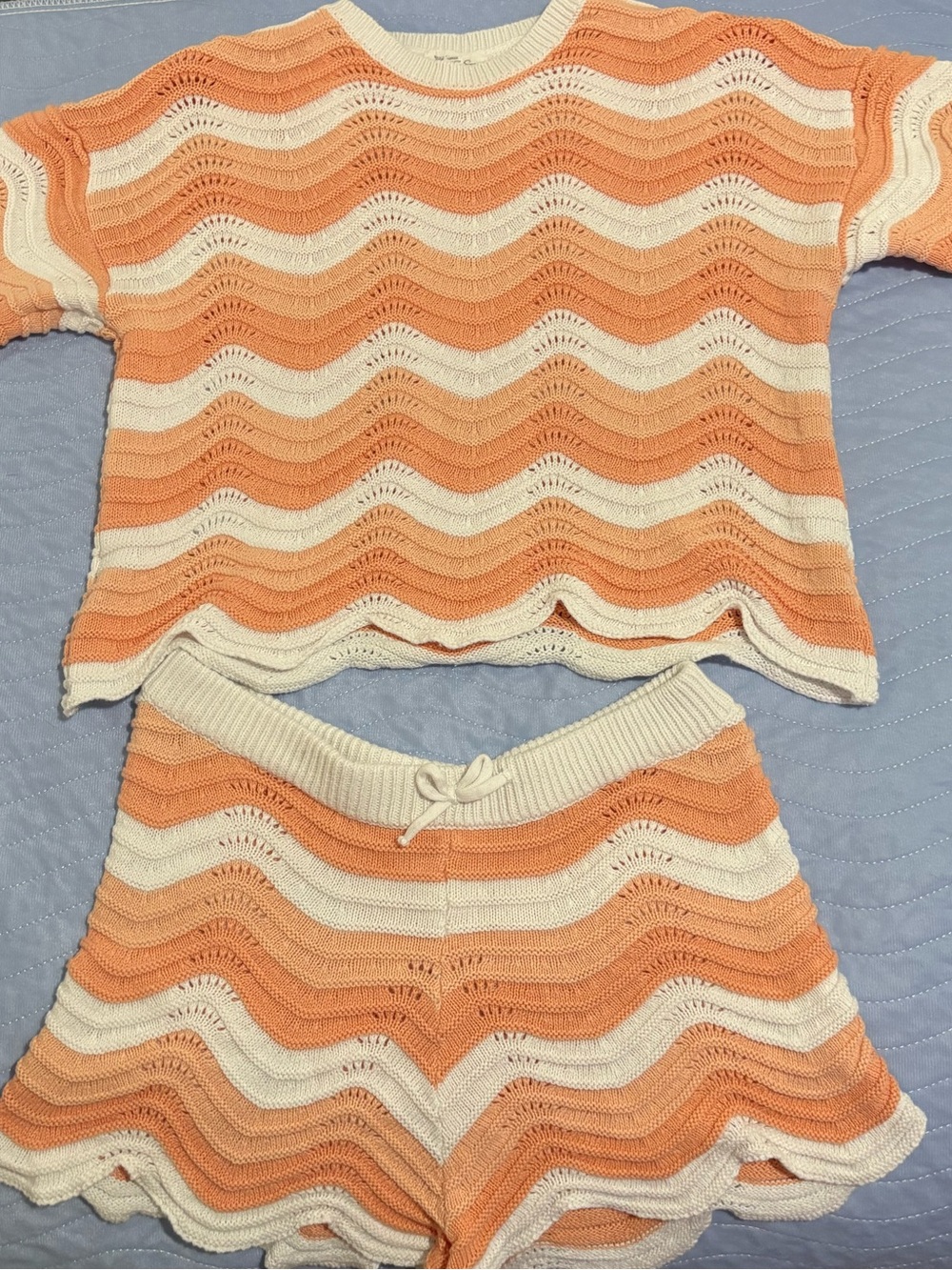 Jessica Simpson orange, and white wave knit women’s crochet Set